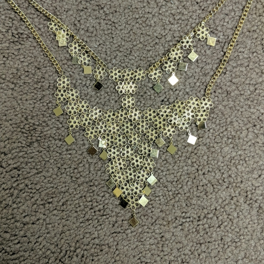 Gold choker necklace